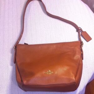 Coach Classic Shoulder BAG with Dust Bag, Brown Pebbled leather Adjustable strap